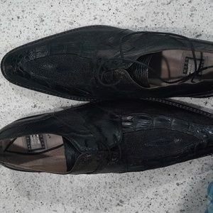 Lace up used men crock and stingray black shoes